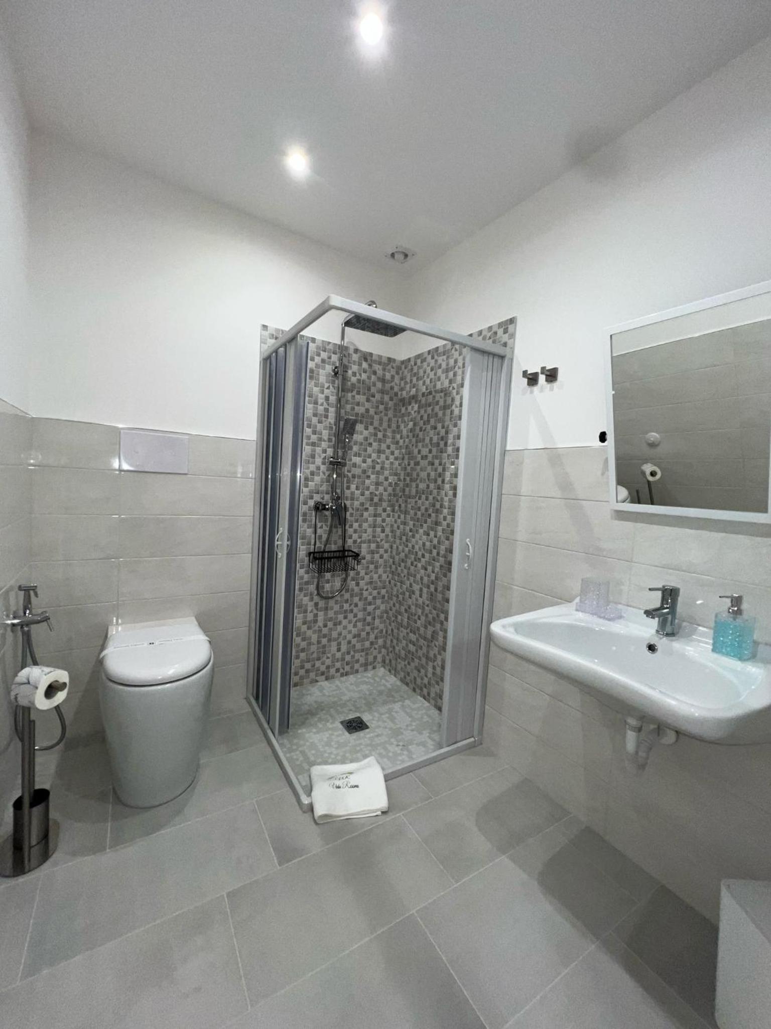 Vida Rooms 20/22