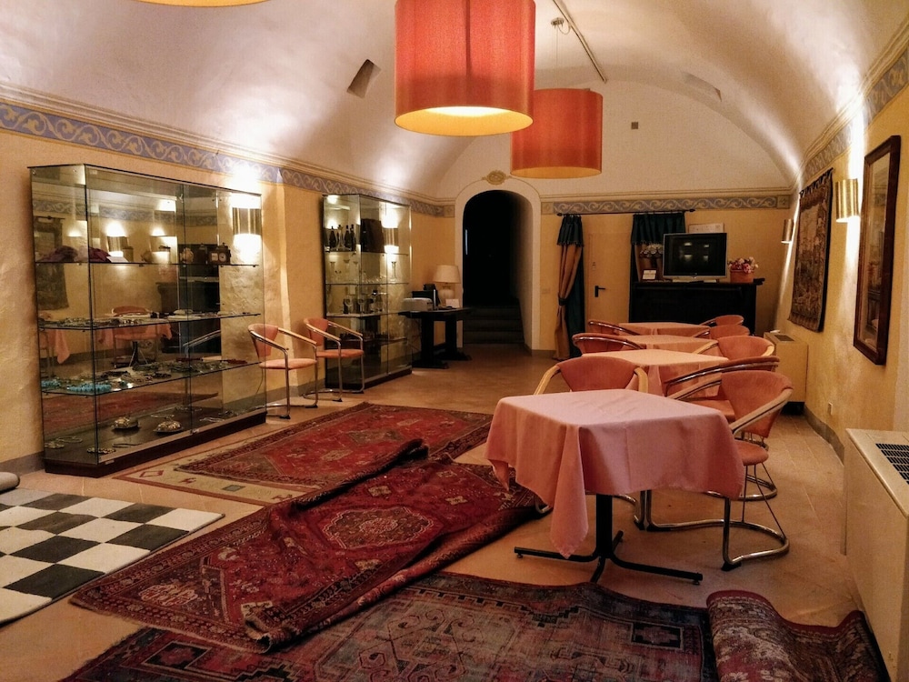 Piccolo Hotel Cortona 39/48