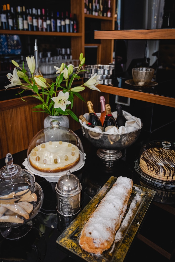 Marmont Heritage Hotel photo4