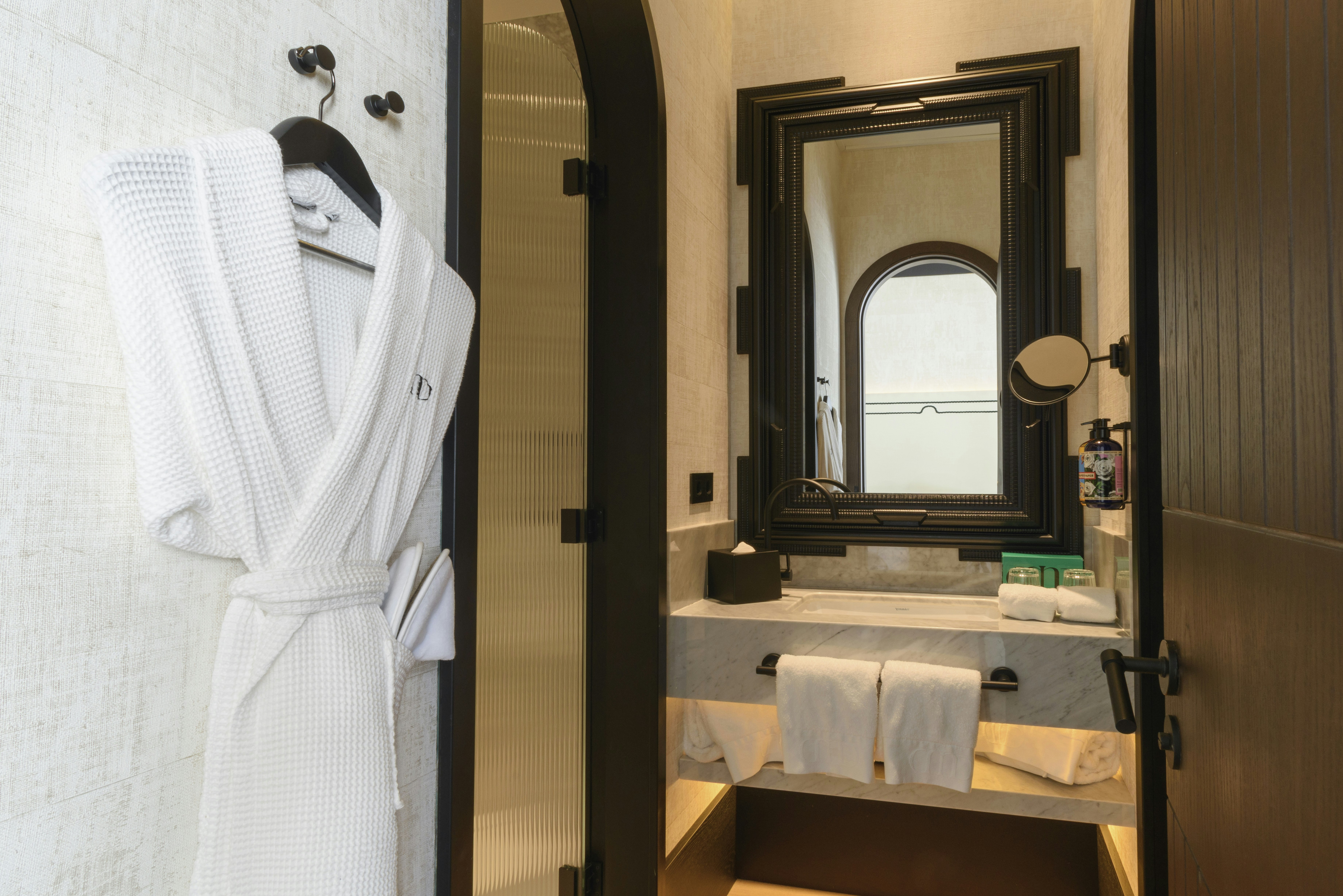 Hotel Montera Madrid, Curio Collection by Hilton 47/50