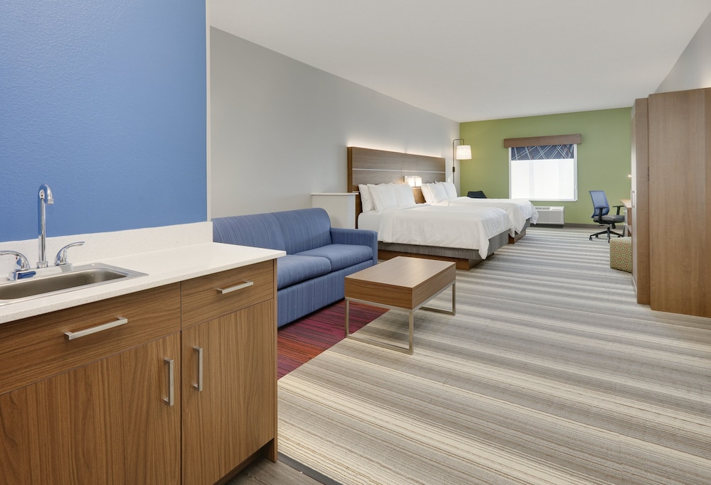 Holiday Inn Express Hotel And Suites Denton Unt Twu 21/68