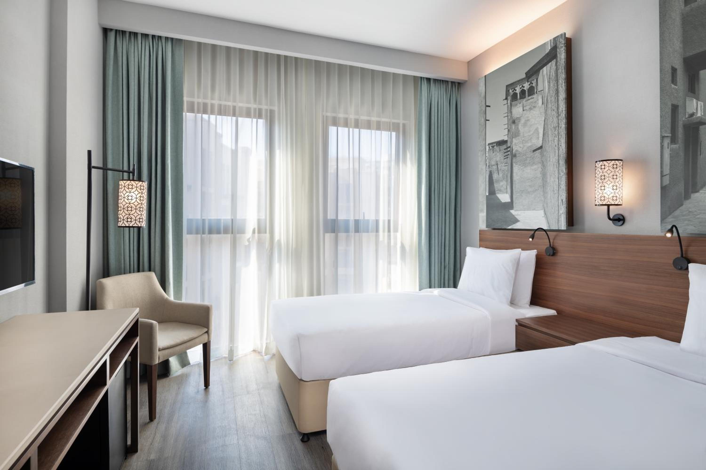 Superior, Twin Beds, Souq View