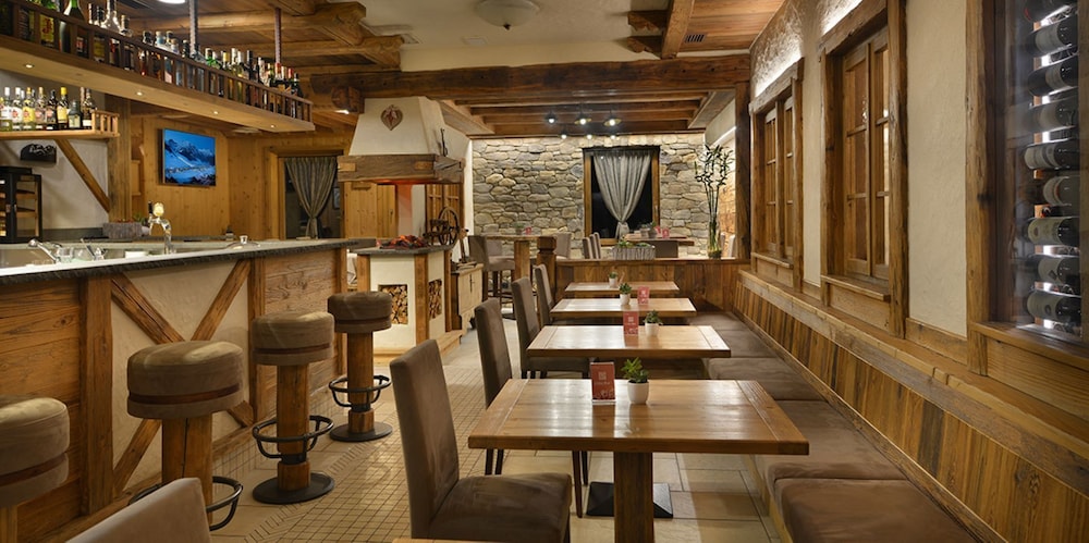 Crosal Hotel 42/50