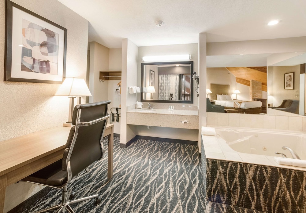 Quality Inn Effingham North 10/55