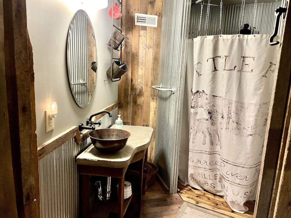 Amish Country Comfort 16/17