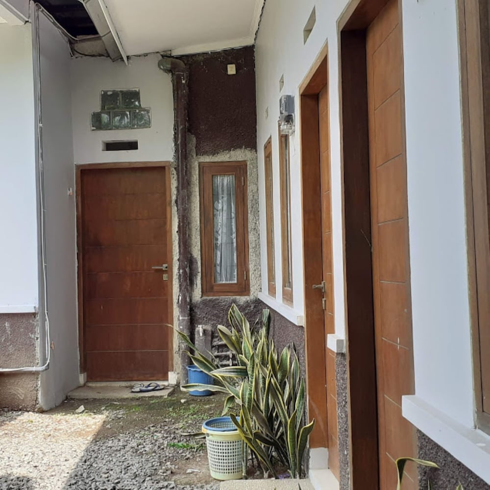 Nabila Syar i Guesthouse by ZUZU 2/19