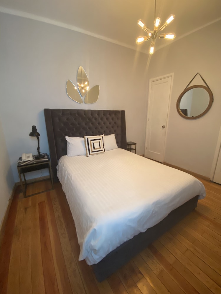 Hostal Alcazar 18/50