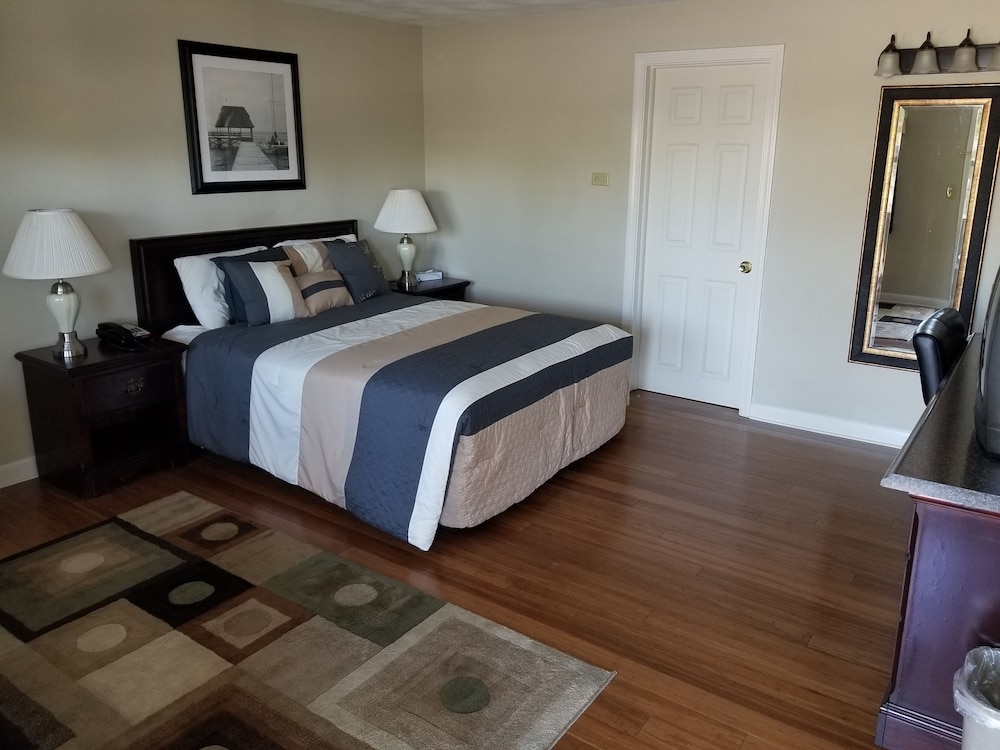 Colonial Inn Seekonk 18/58
