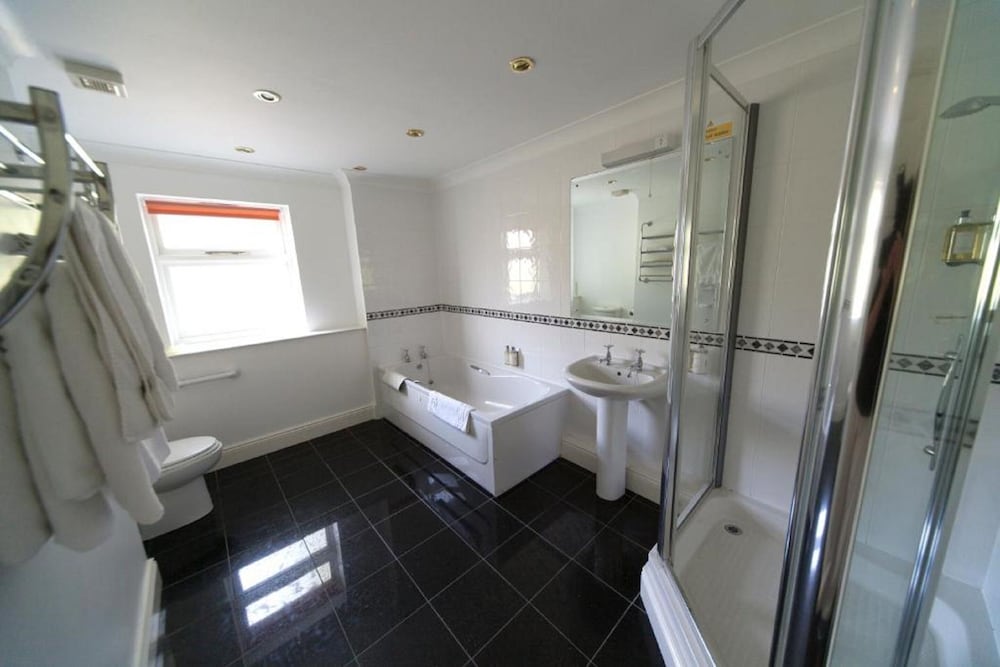 The Izaak Walton Country House Hotel 38/39