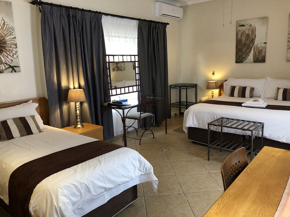 Clubview Guest House 8/40