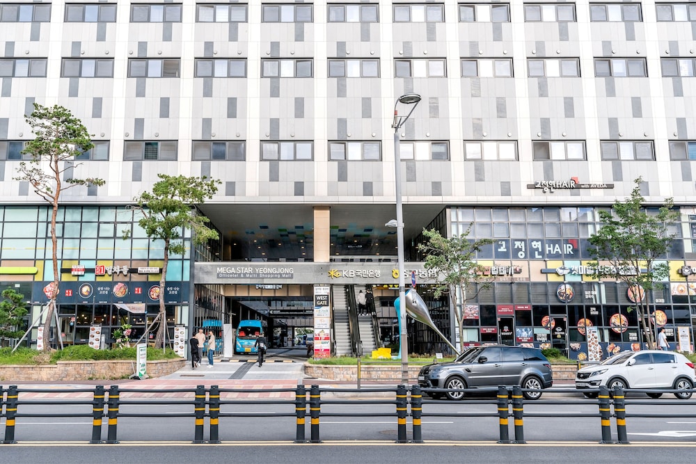 Howard Johnson by Wyndham Incheon Airport 63/65