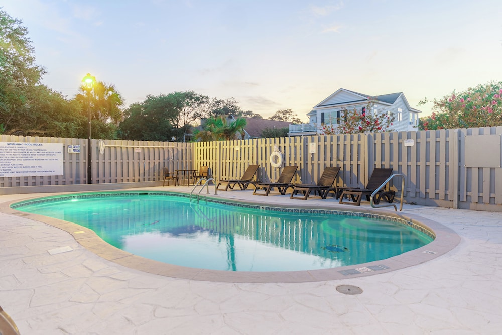 Howard Johnson Inn Tybee Island Savannah GA detail