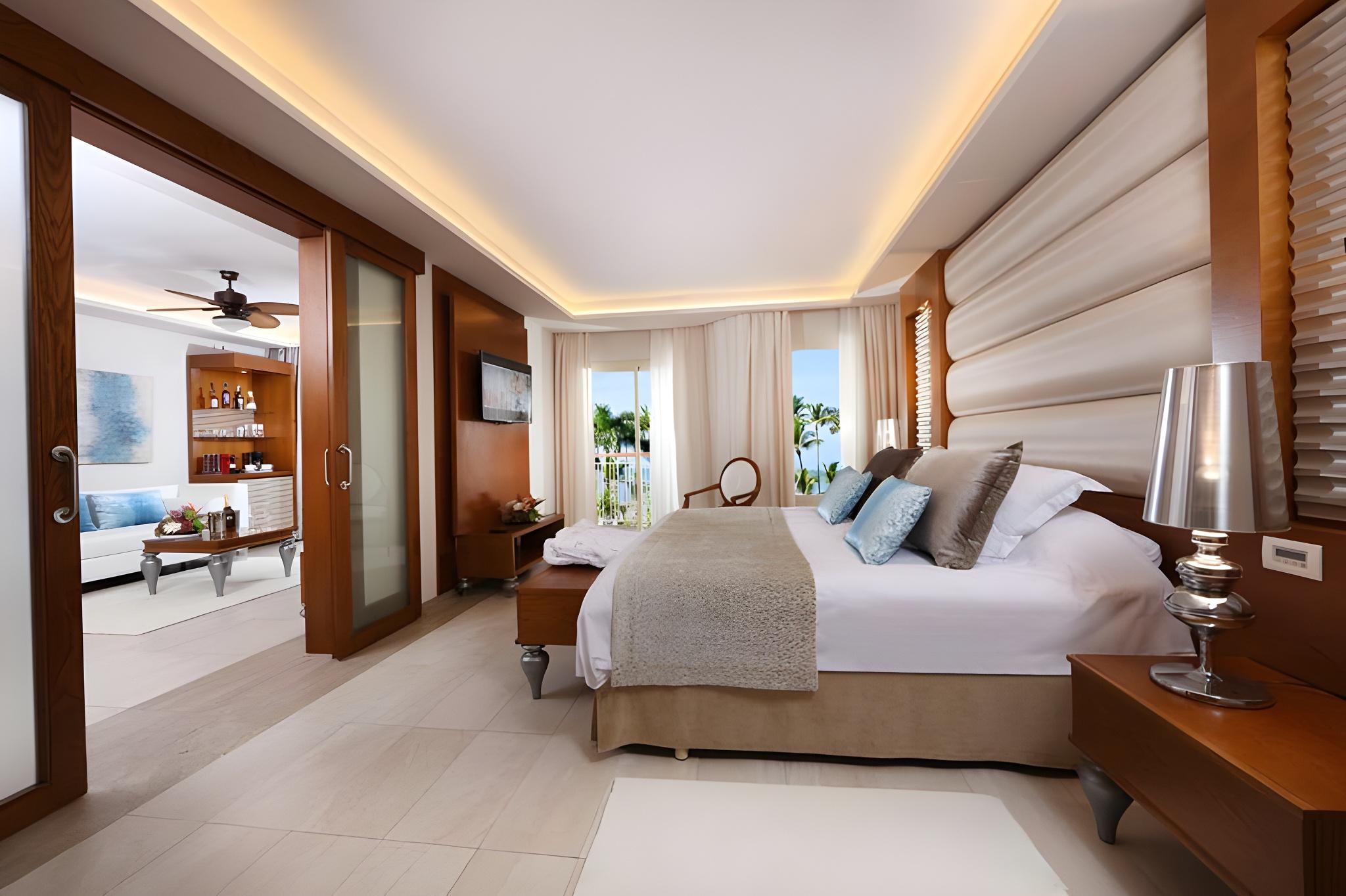 1 Bedroom, Mirage, Club, Suite, Outdoor Jetted Tub