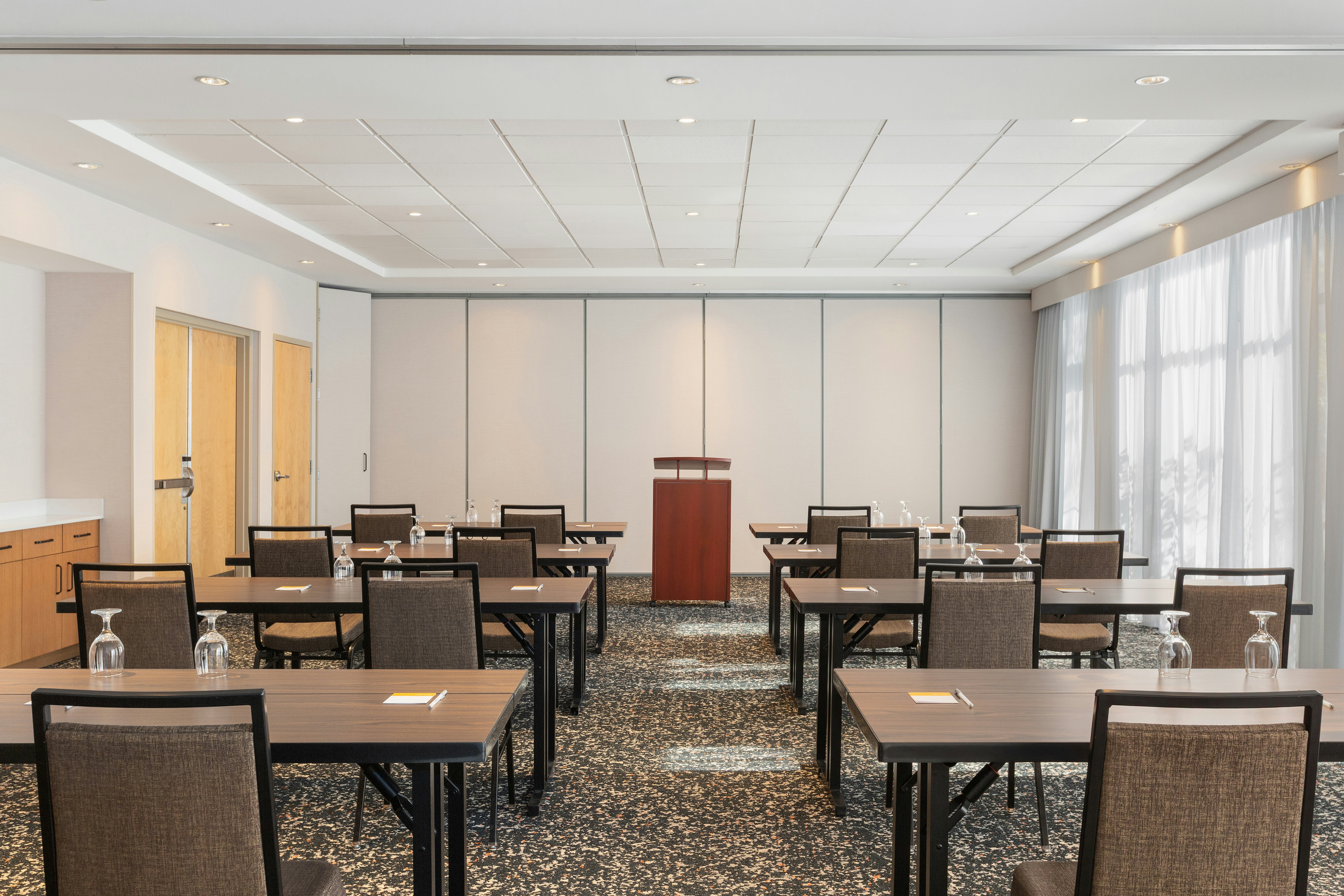 Hampton Inn and Suites by Hilton Langley Surrey 58/72