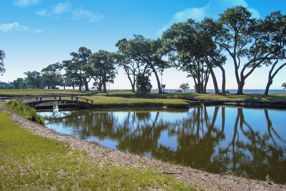 Centennial Plaza Resort Gulfport 43/50