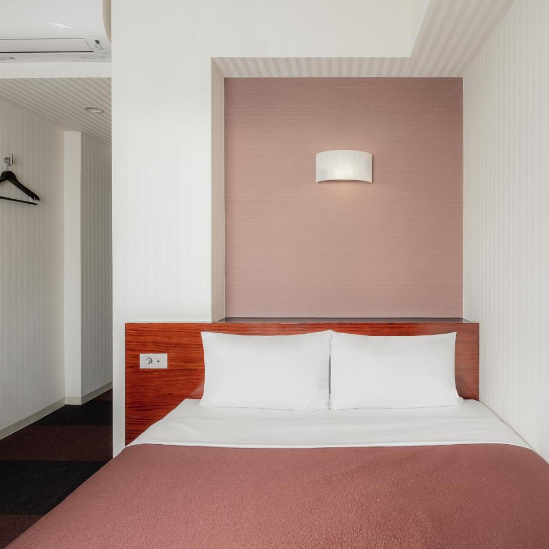 Room, Semi Double Bed