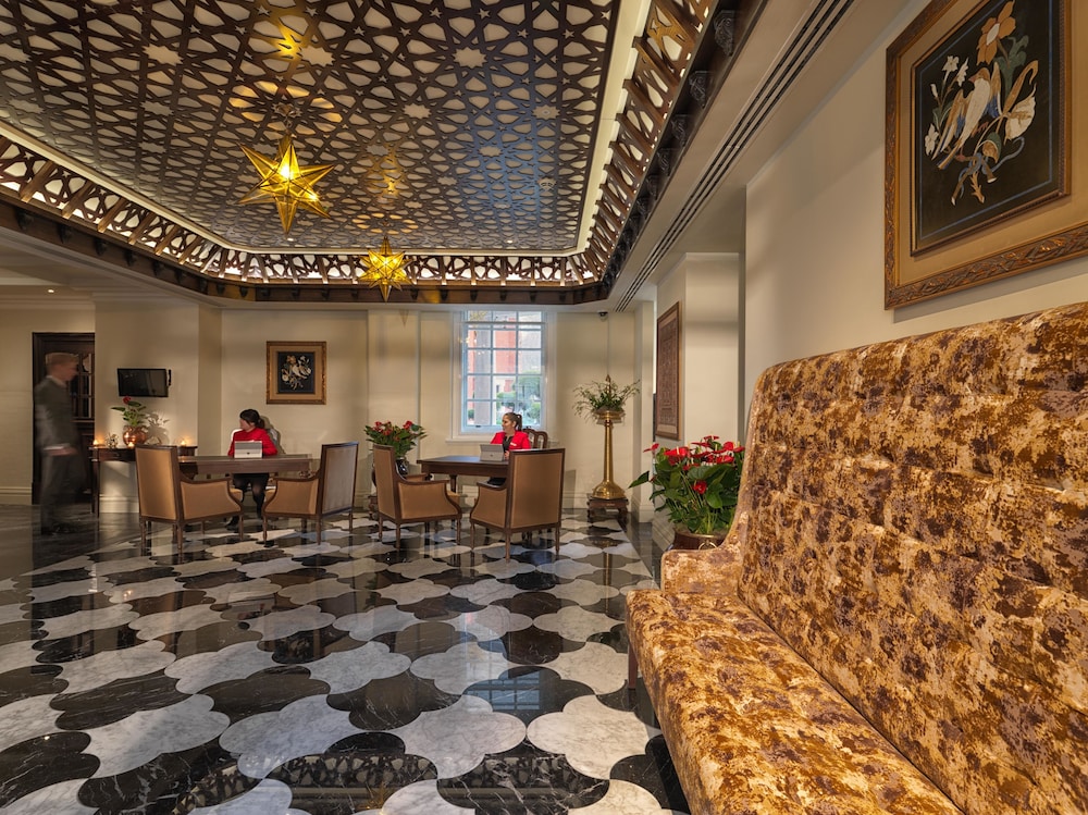 THE LALIT LONDON 13/72