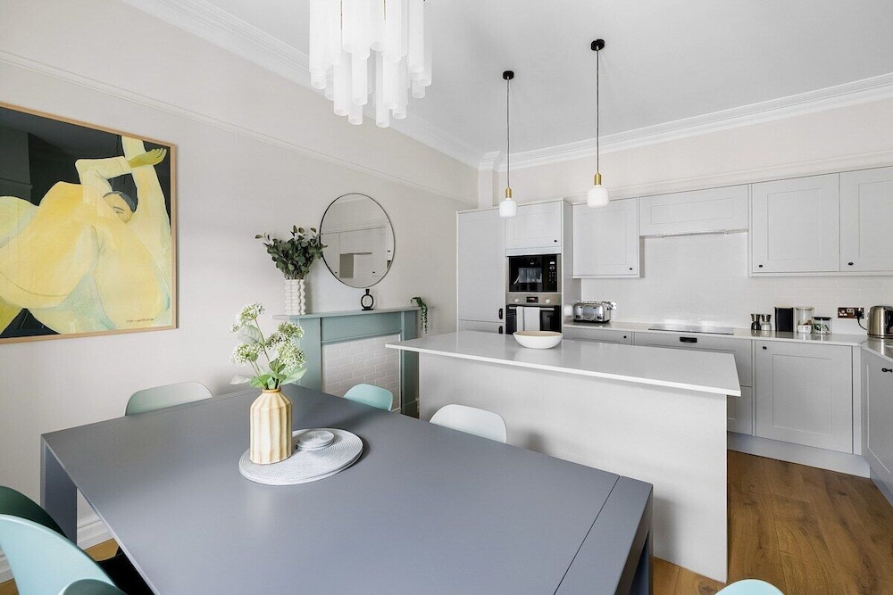 1 Elliot Terrace 44/50