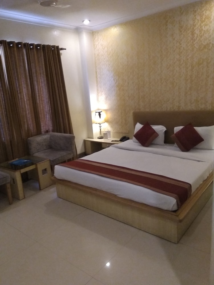 Hotel Rajshree 10/44