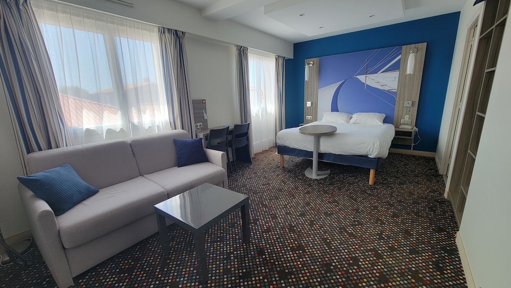 IBIS STYLES SAINT GILLES CROIX DE VIE 52/77