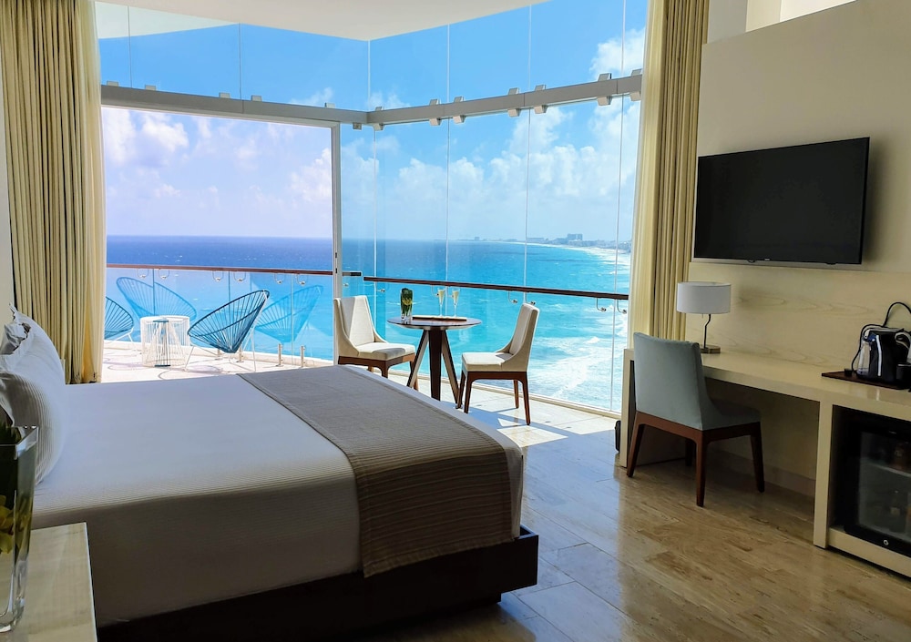Altitude By Krystal Grand Punta Cancun All Inclusive 34/75