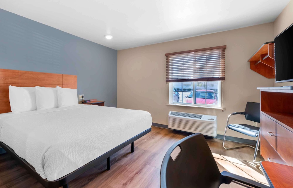 STUDIO, DOUBLE BED