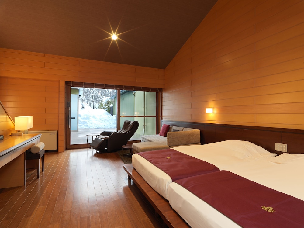 Cottage, 4 Beds, Sofa, Outdoor Space