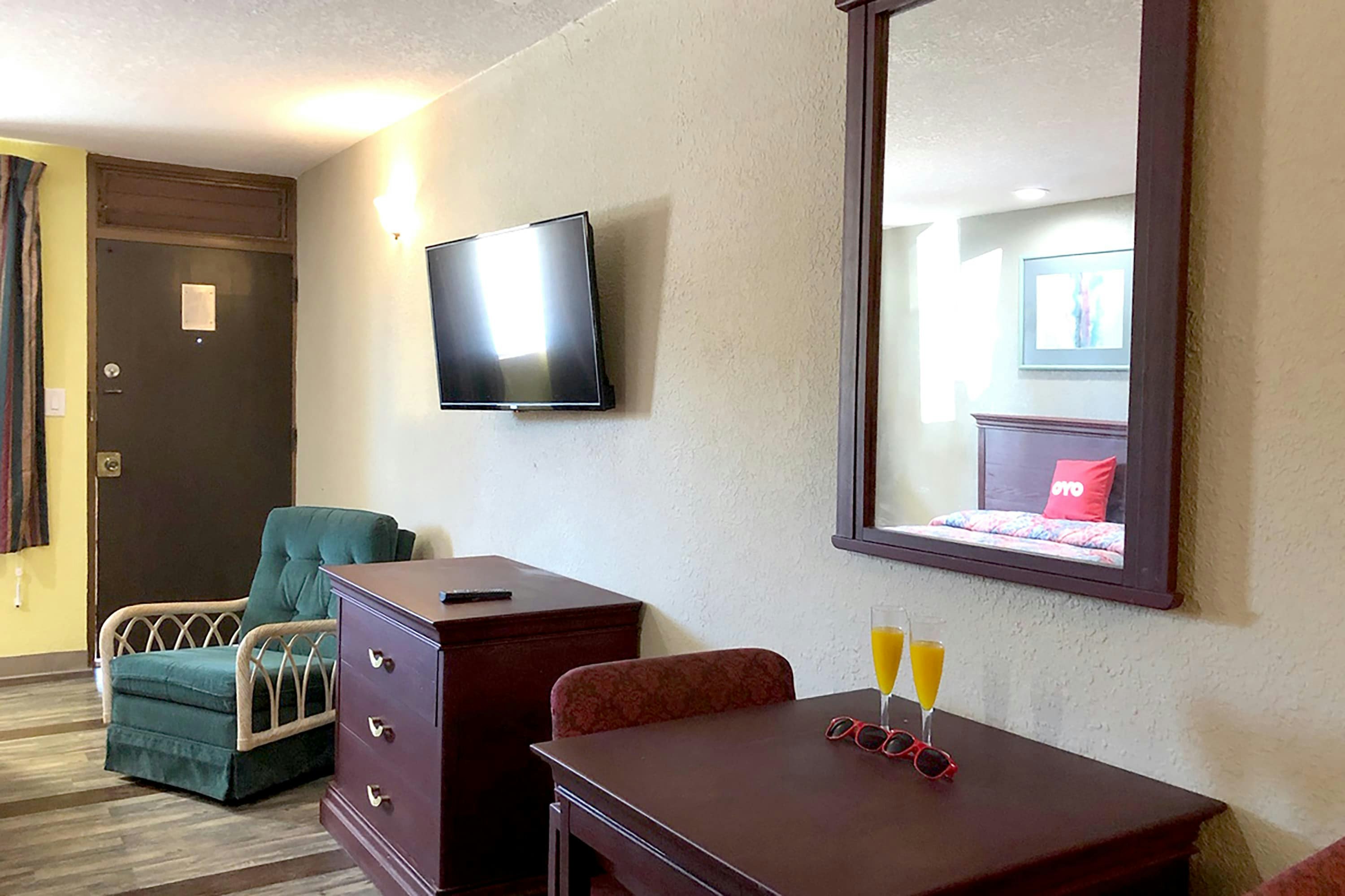 OYO Superior Budget Inn Bartow 23/23