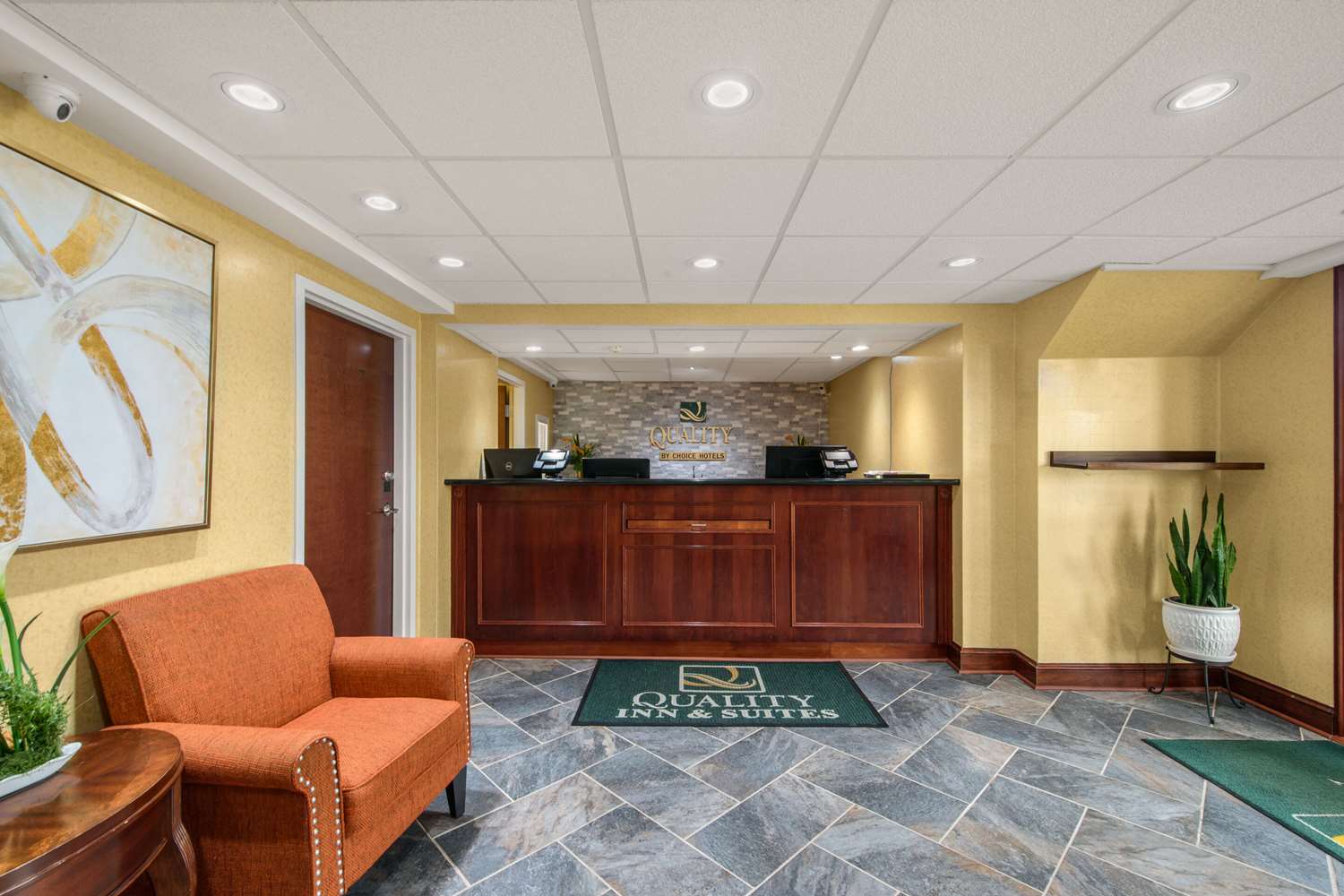 HIBISCUS Inn & Suites 5/43