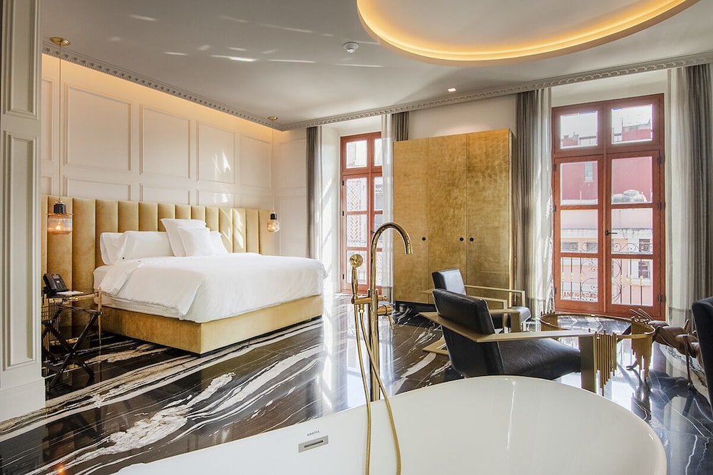 L Hotel Perla Boutique 51/58