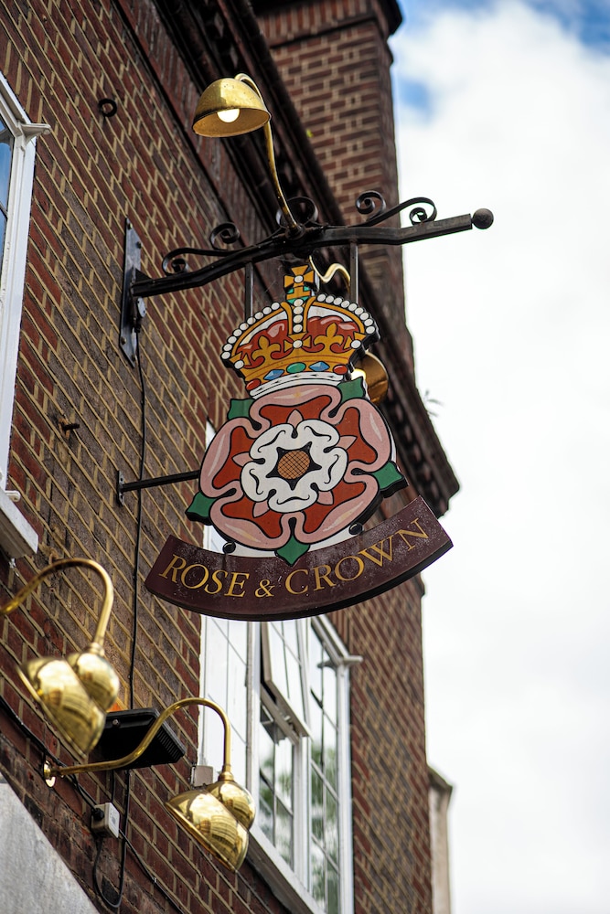 Publove The Rose & Crown 6/36