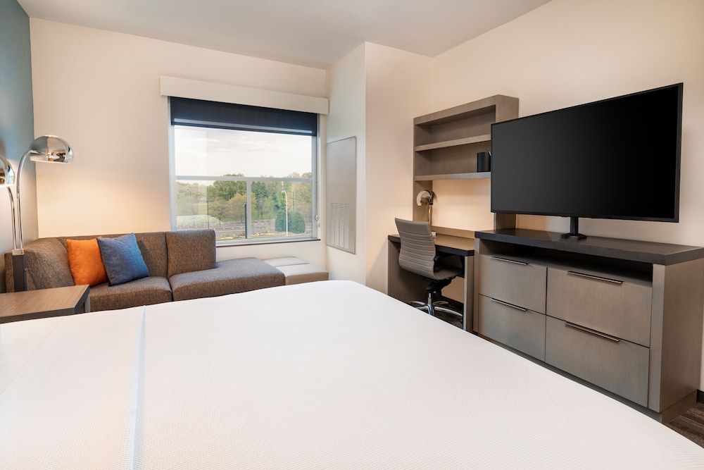 Hyatt House Nashville Airport 12/44