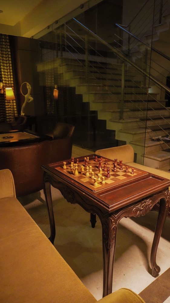 The Club Emerald Chembur 33/51