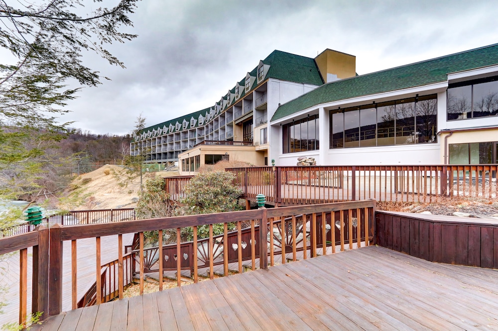 Chateau Resort & Conference Center 5/73