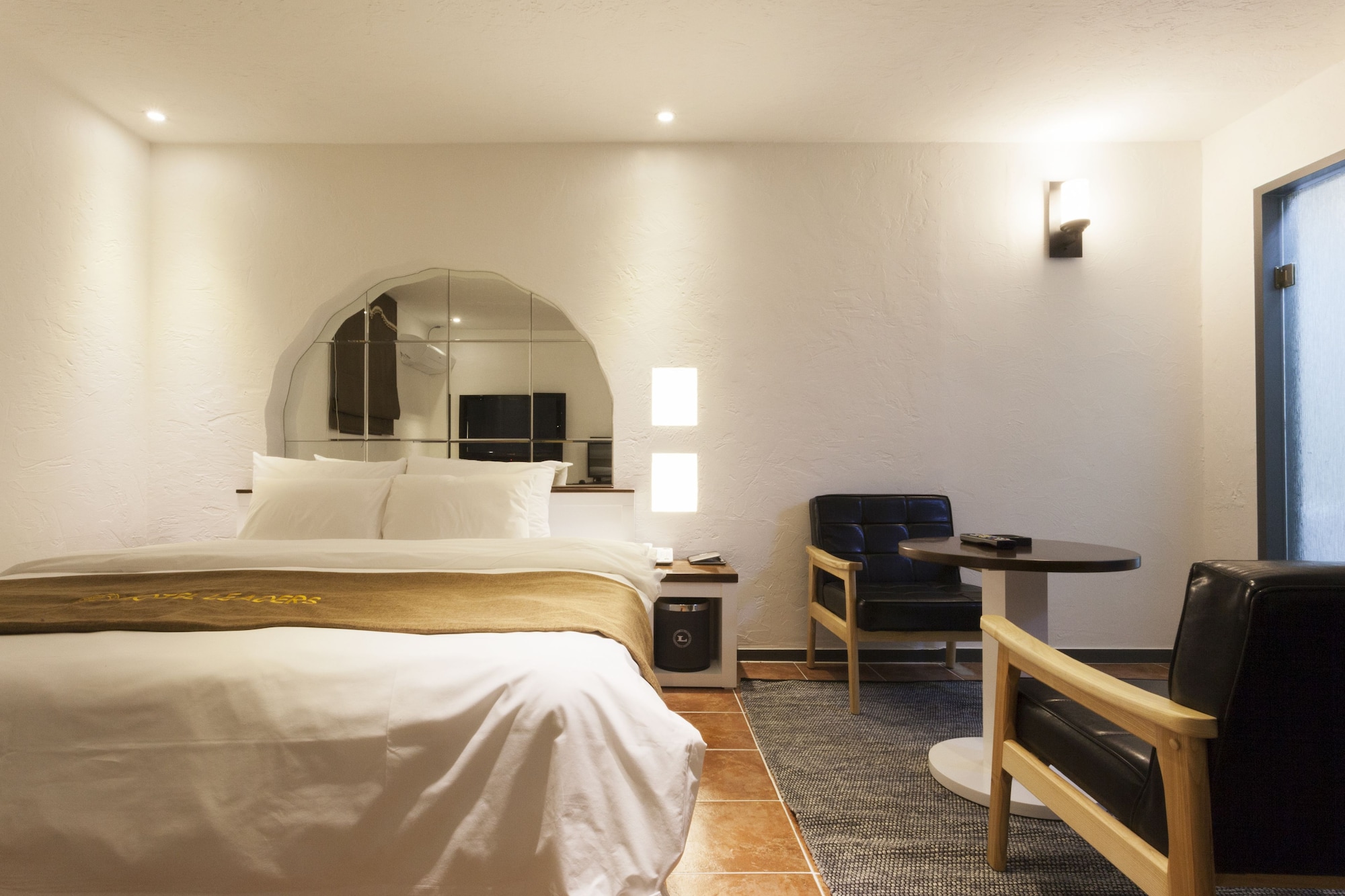 Deluxe, Queen Bed, No Parking، Hotel Leaders 4/7
