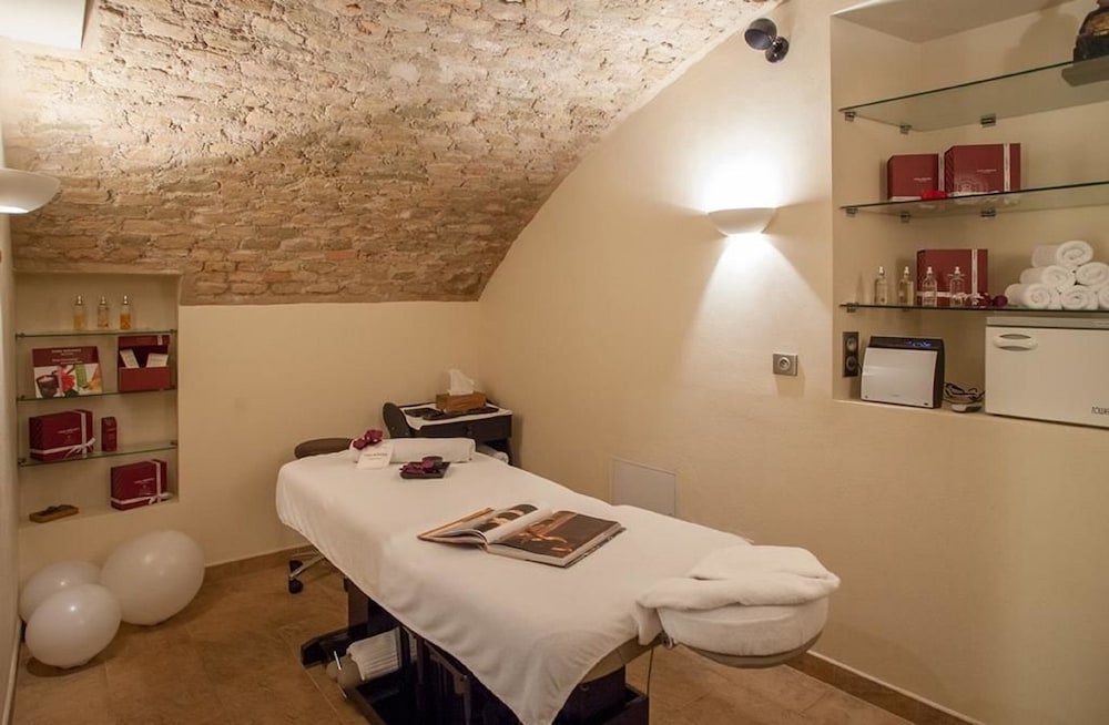 Hotel Le Bouclier D Or And Spa 25/41