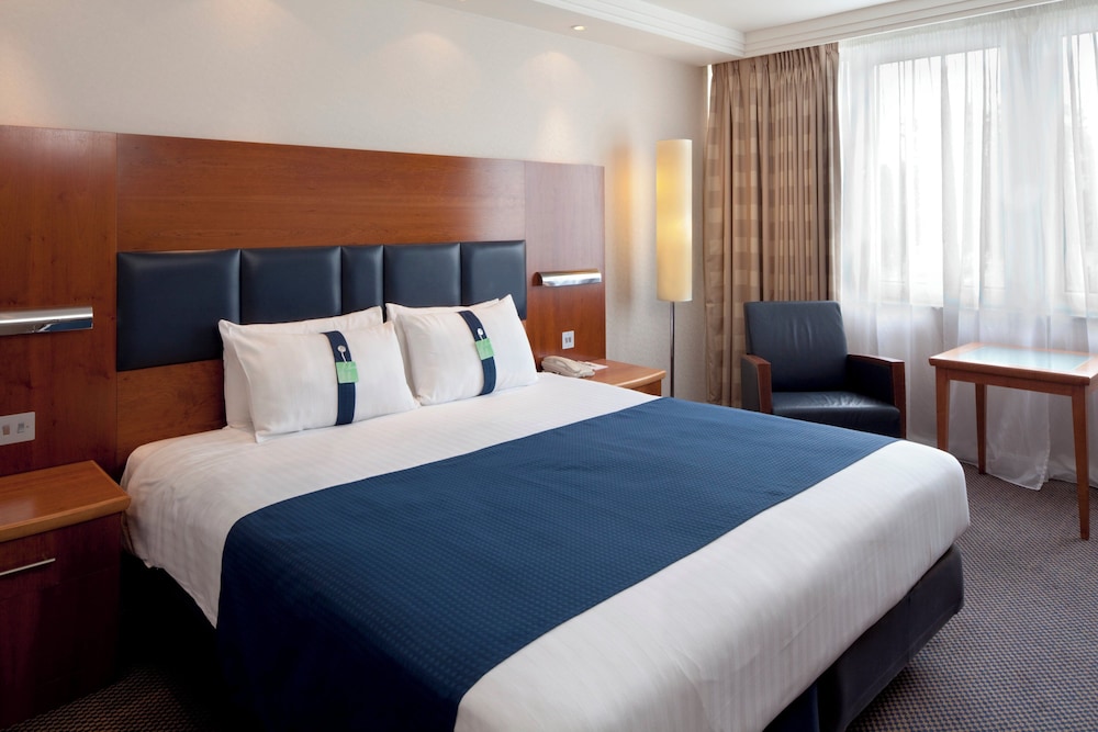 HOLIDAY INN MAIDENHEAD-WINDSOR 11/50