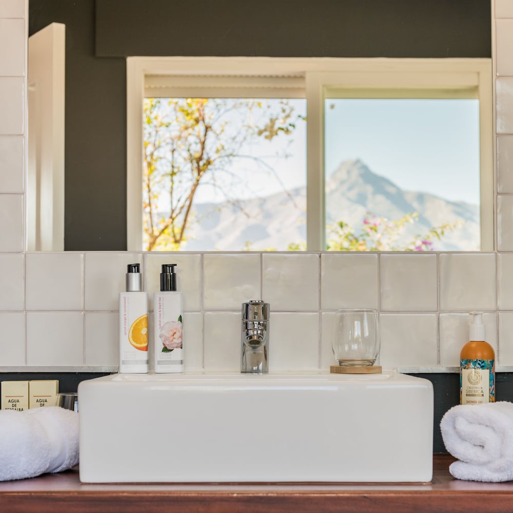 Molo 44 Suites Puerto Banus 12/85