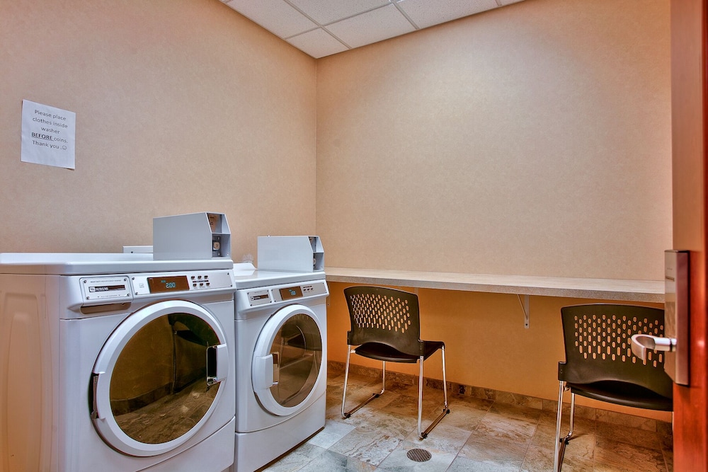 Hampton Inn And Suites Scottsdale Riverwalk 33/41