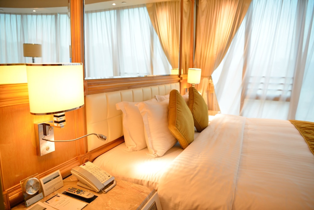 Regal Hong Kong Hotel 16/74