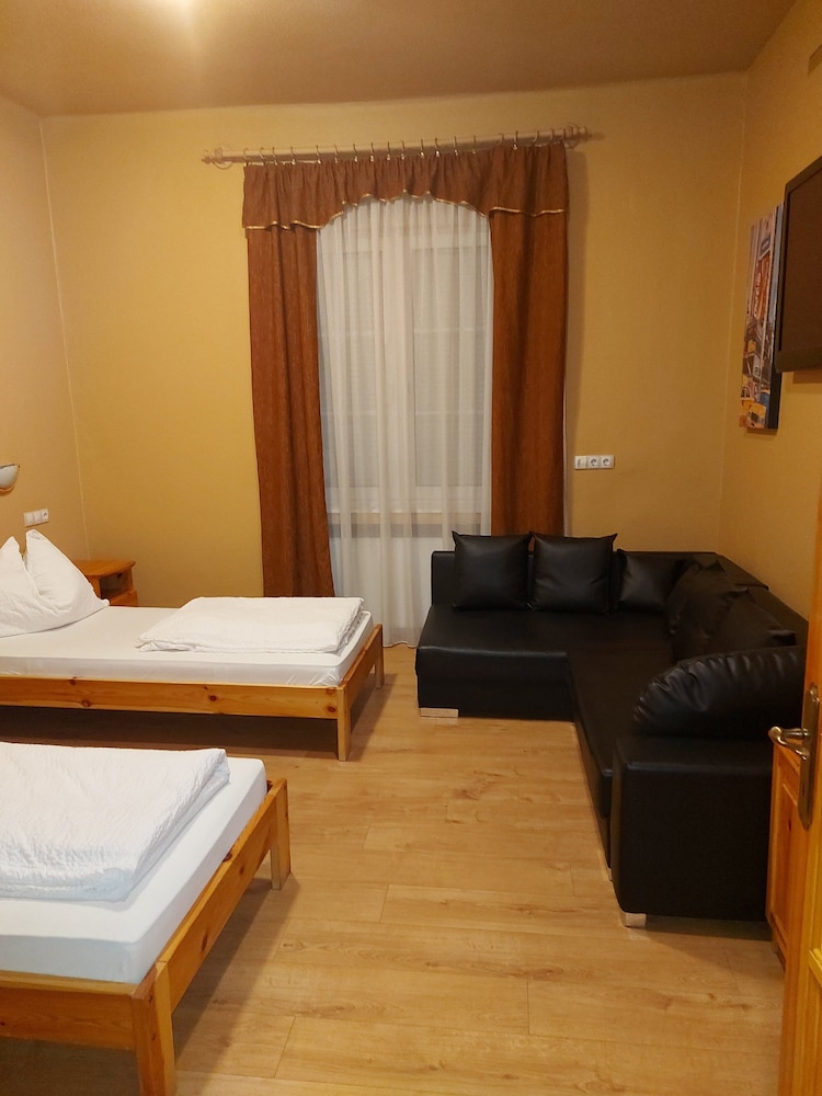 Karin Hotel 16/34