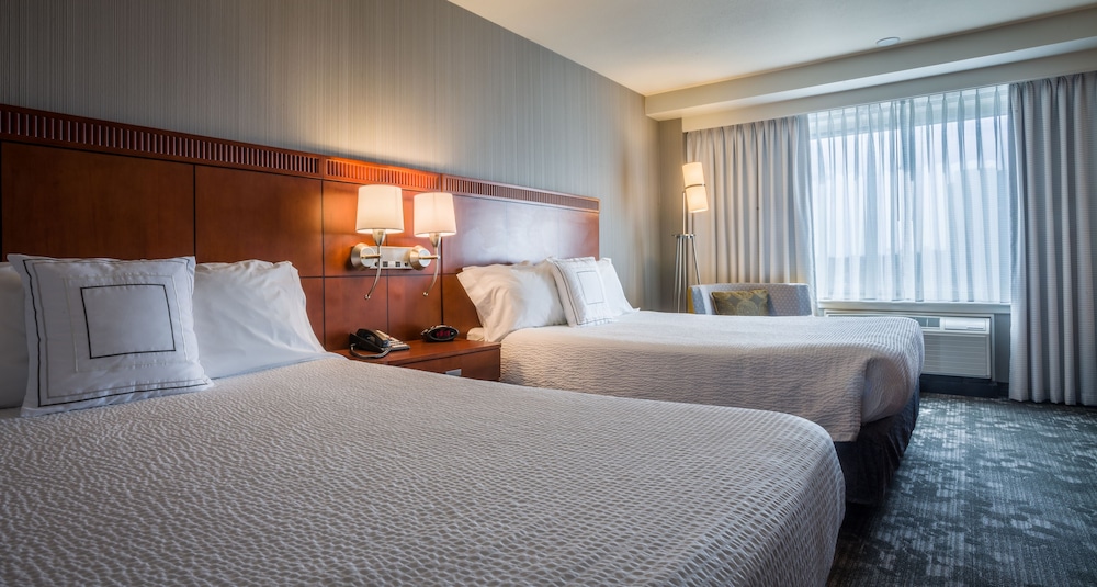 Courtyard By Marriott Culver City Los Angeles 12/46