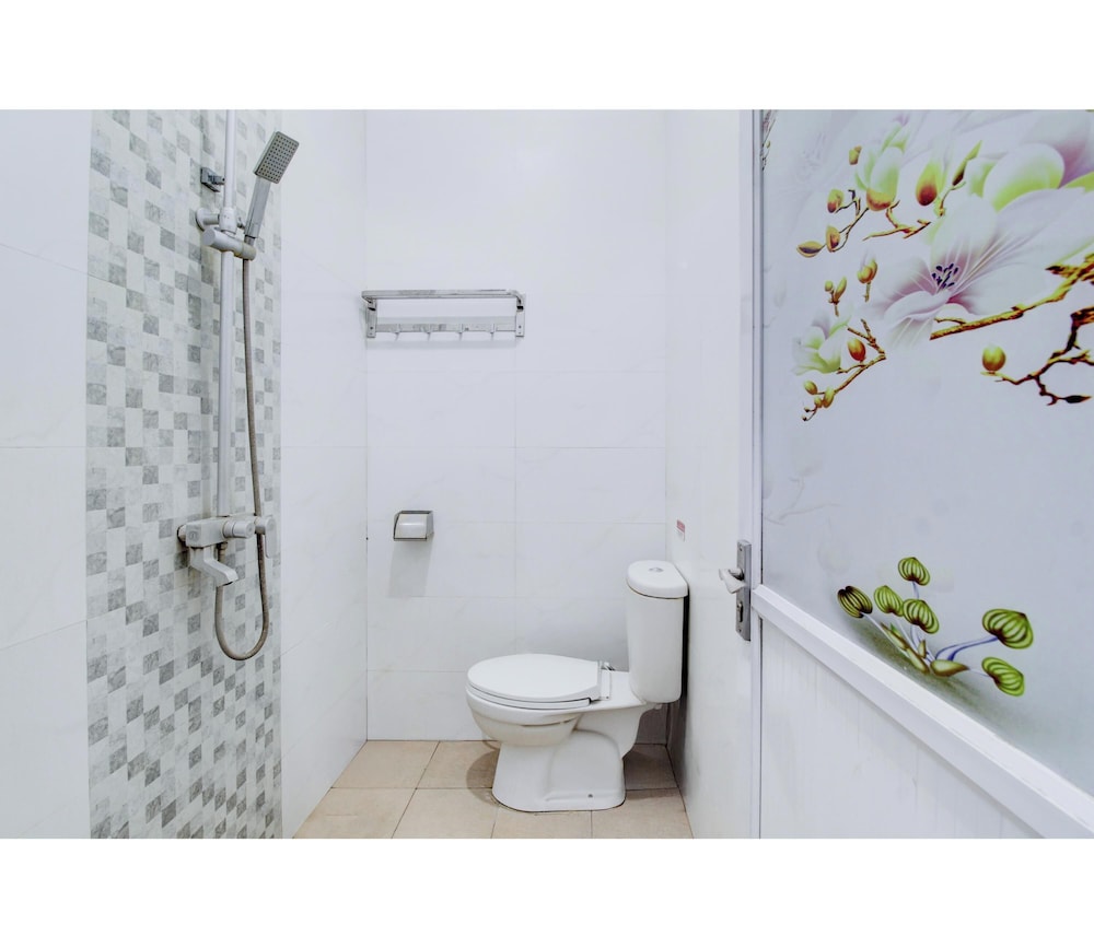 Hotel O Jalan Jenderal Sudirman Near Imam Bonjol Square Formerly Nelvi Guest House 43/50