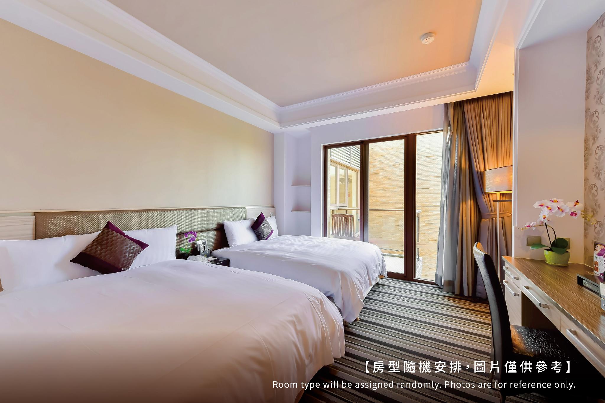 Room, 2 Queen Beds, No View