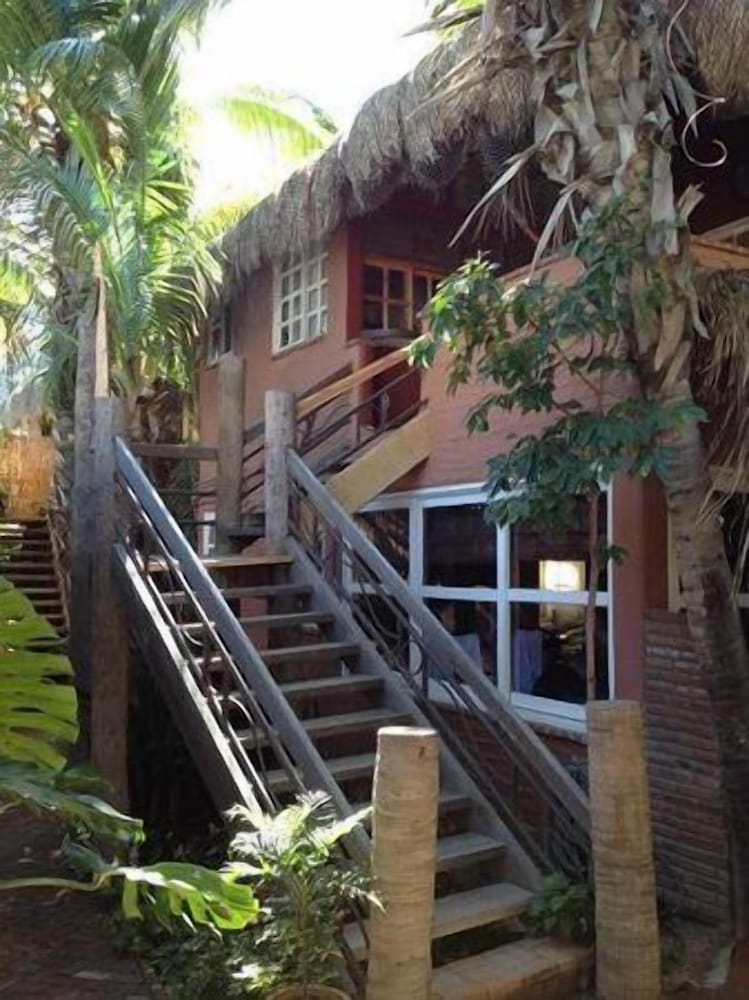 The Bungalows Hotel 2/50