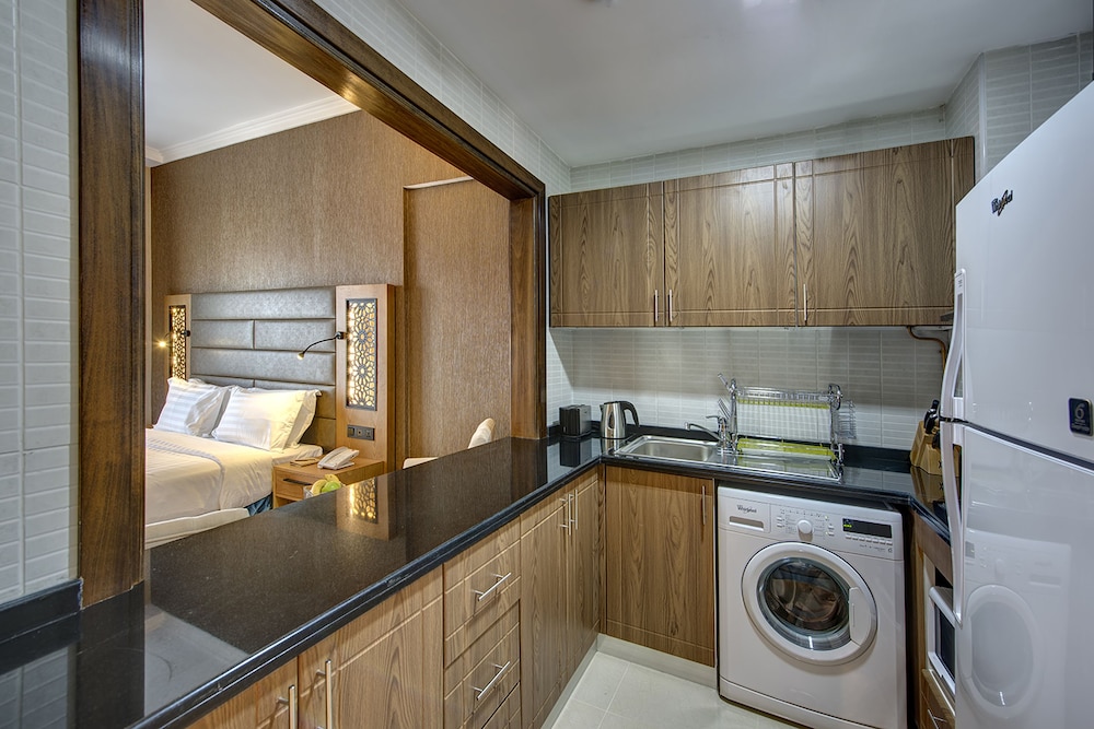 Class Hotel Apartments 30/30