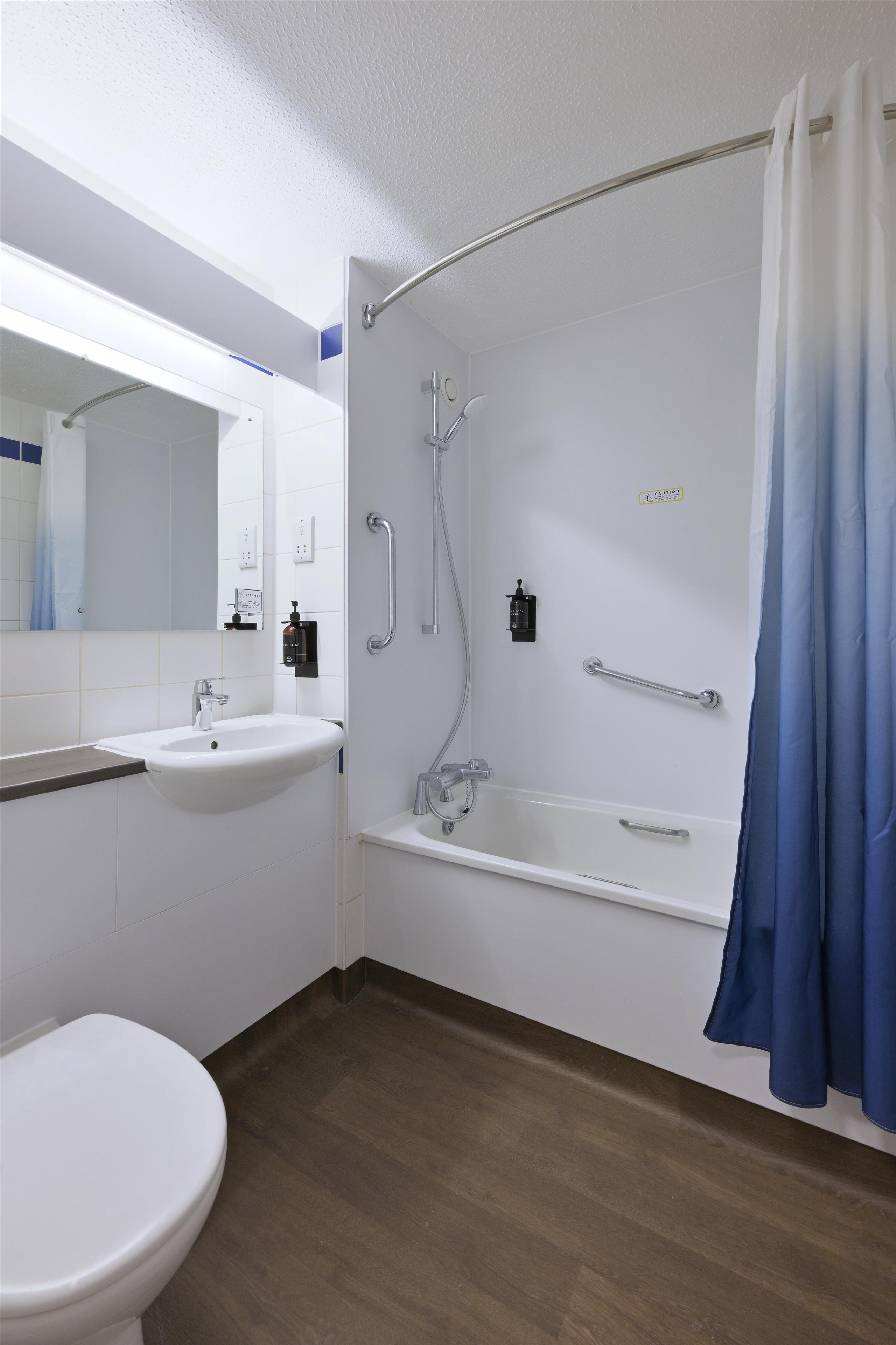 Travelodge Cambridge Fourwentways 27/27