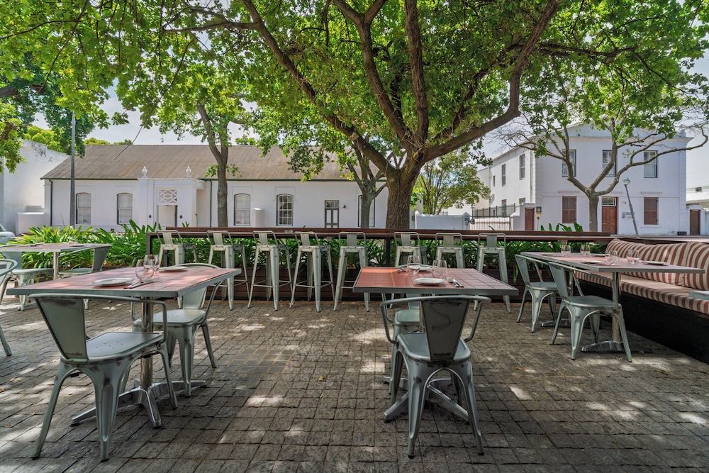 107 Dorpstraat Boutique Hotel 52/70