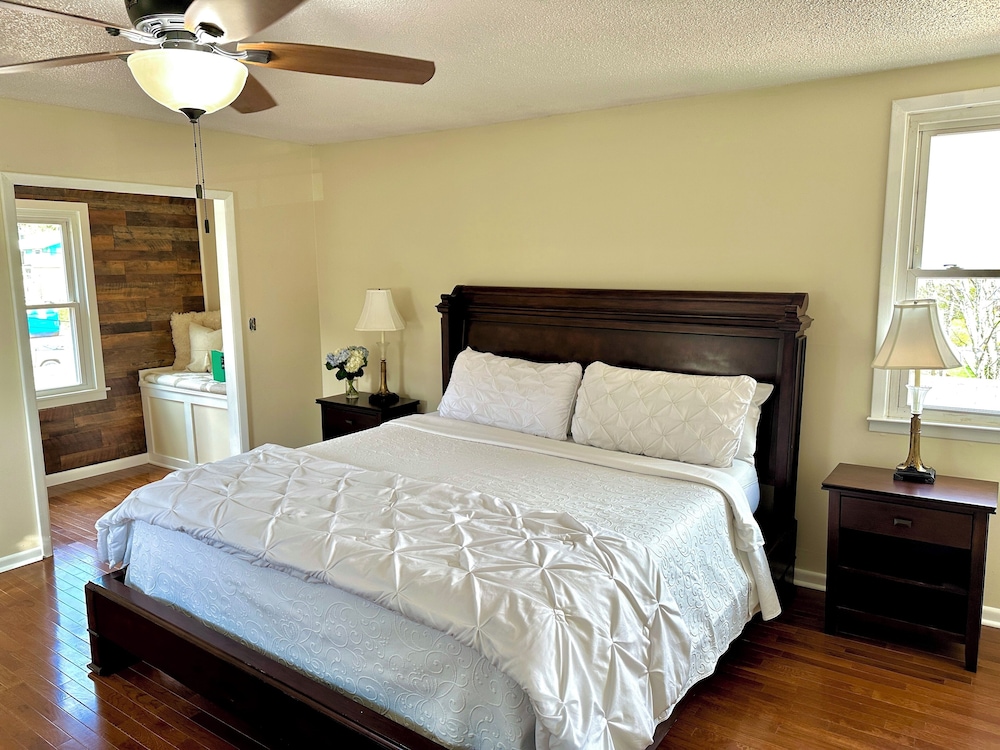 Mountainaire Inn and Log Cabins 11/50