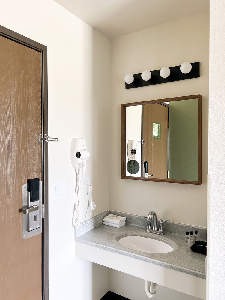 Travelodge by Wyndham Atlanta, Illinois 75/75